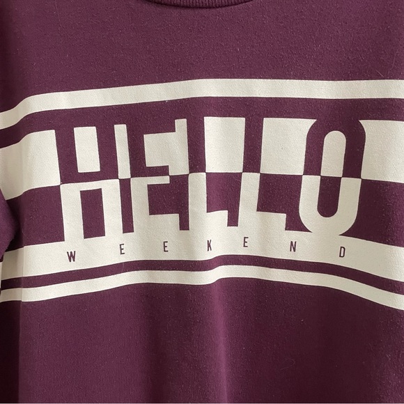 “Hello Weekend” sweatshirt - Picture 2 of 4